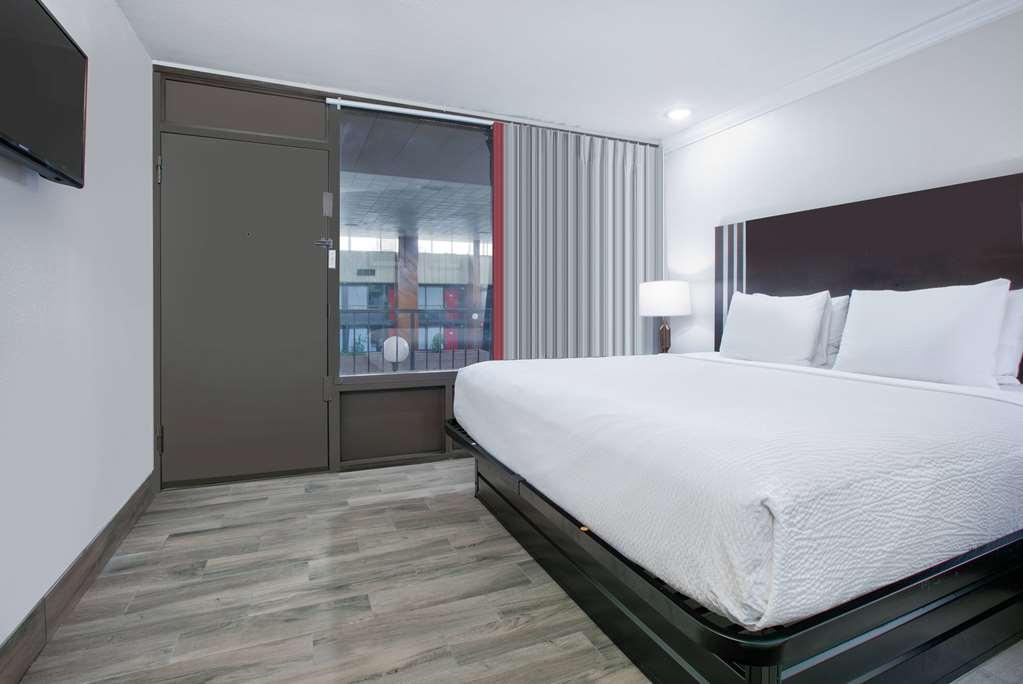 Ramada By Wyndham Gulfport I-10