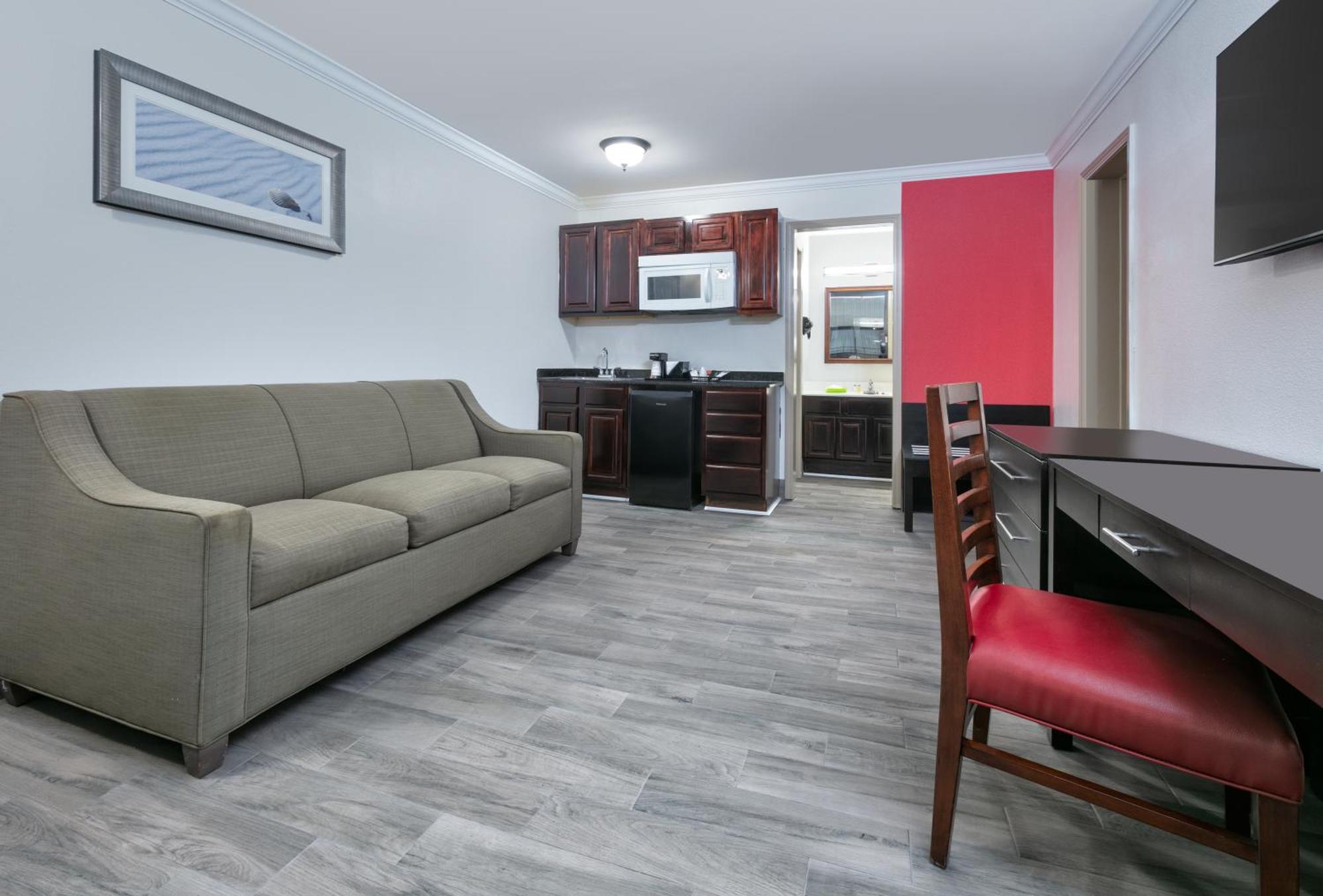 Ramada By Wyndham Gulfport I-10 Motel