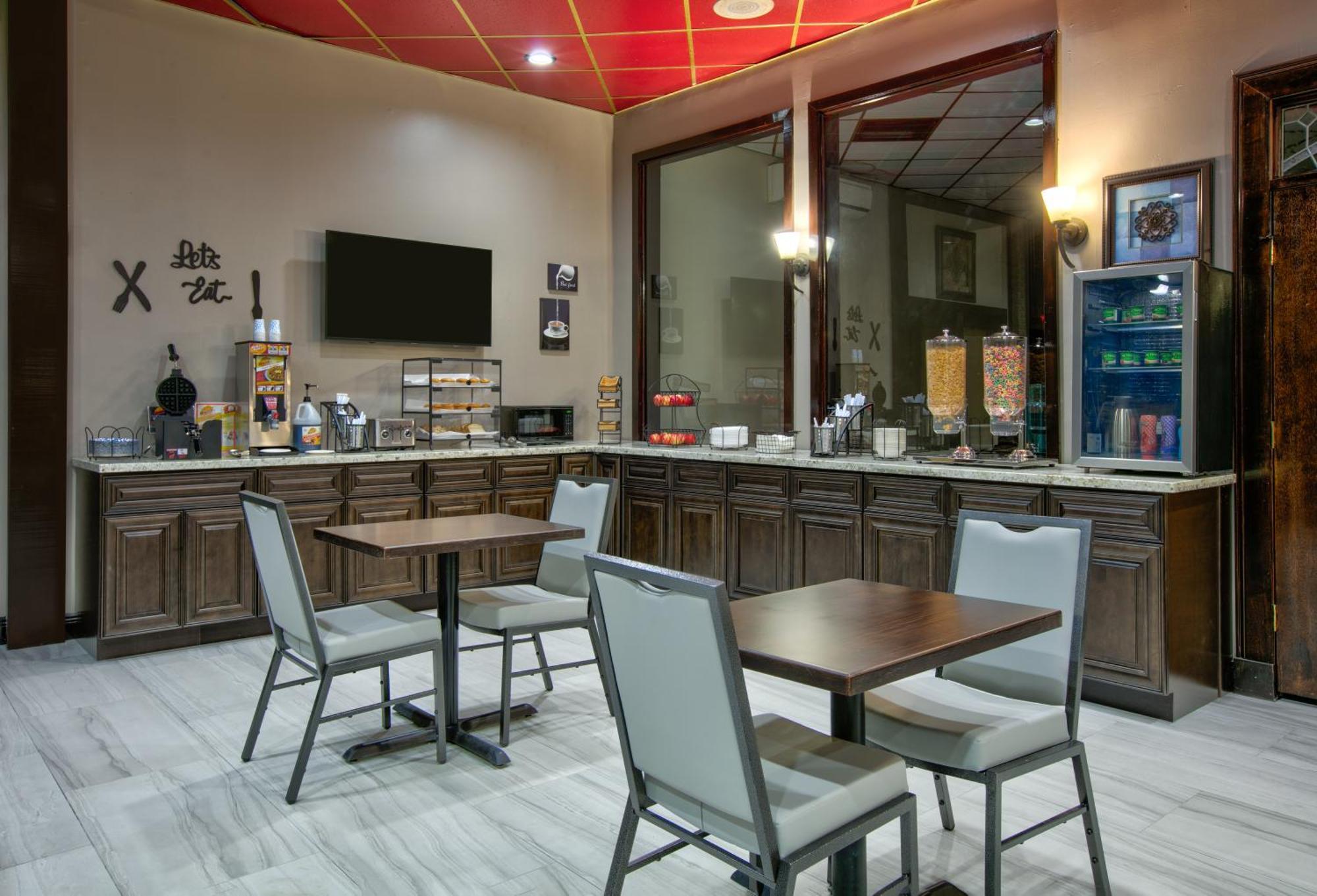 Ramada By Wyndham Gulfport I-10 Motel 2*