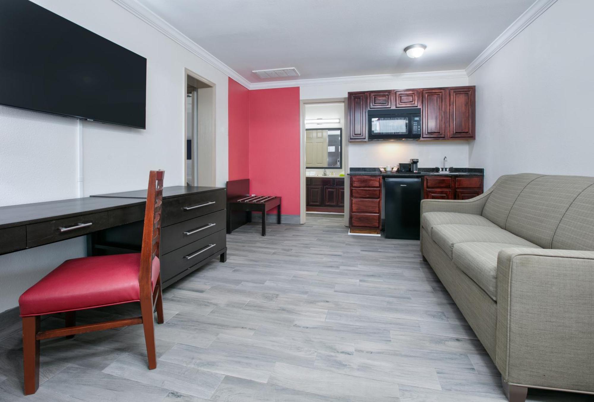 Ramada By Wyndham Gulfport I-10