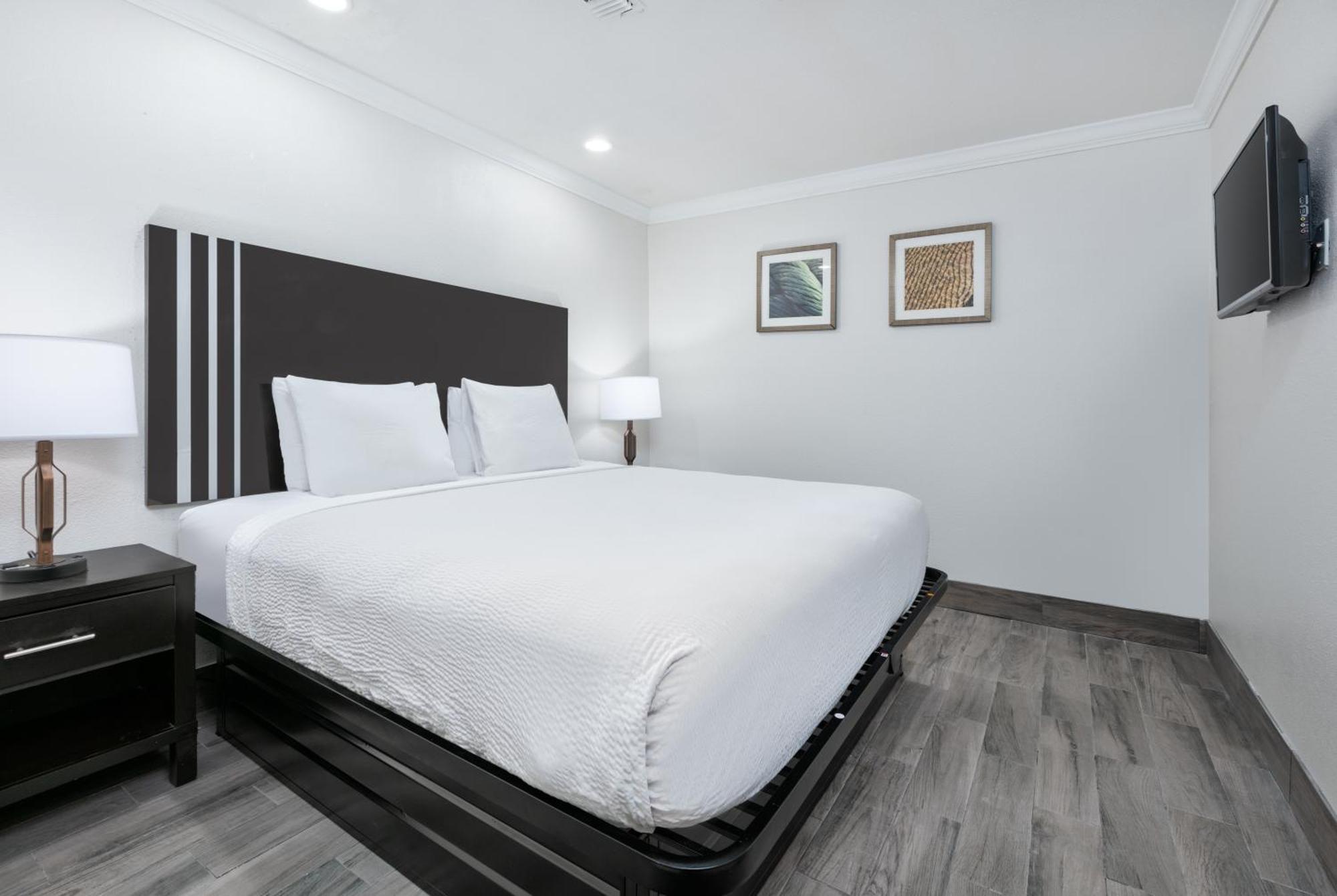 Ramada By Wyndham Gulfport I-10