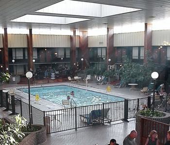 Ramada By Wyndham Gulfport I-10 Motel