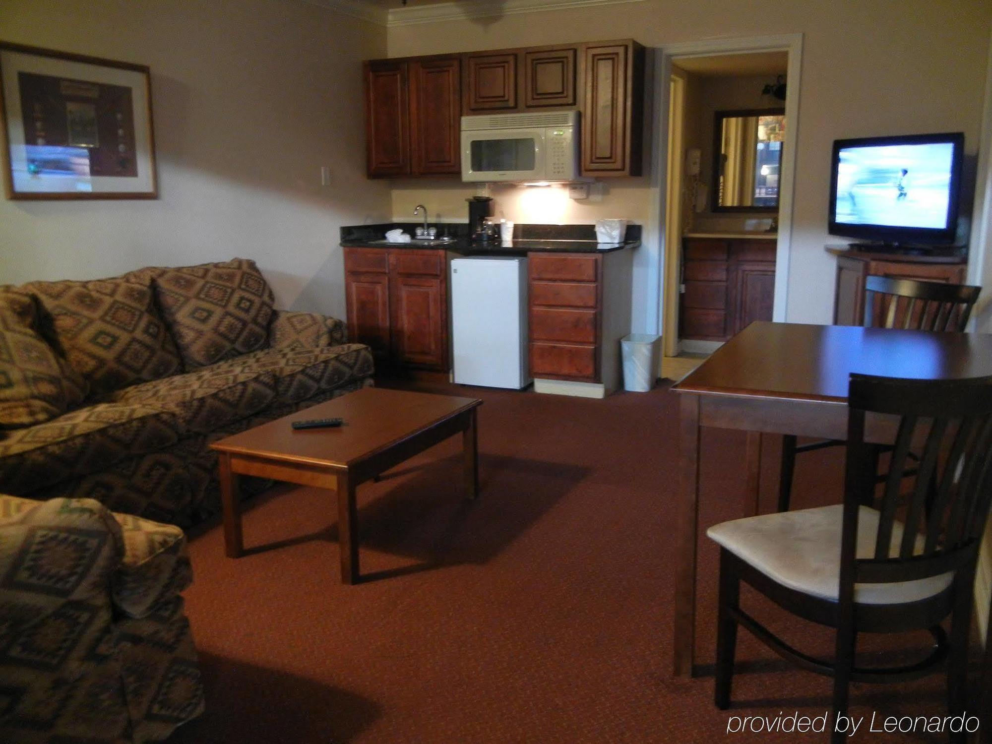 Motel Ramada By Wyndham Gulfport I-10 2*